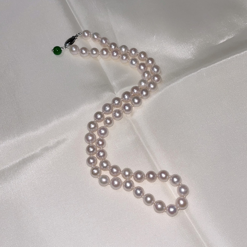 Pearl necklace